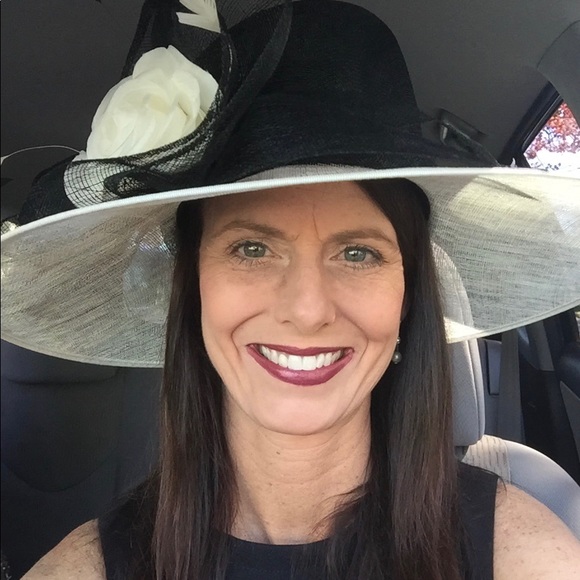 Meet your Posher, Lisa - Picture 3 of 6